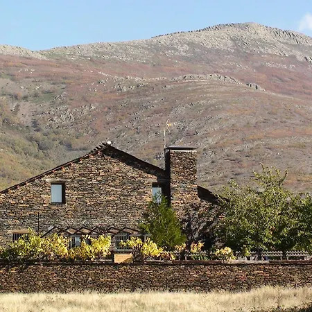 Cerezas Y Miel Chalet Majaelrayo